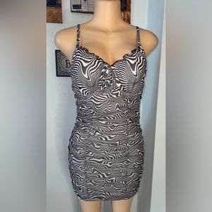 DIVIDED H&M DRESS PRINTED SIZE M EXCELLENT CONDITIONS